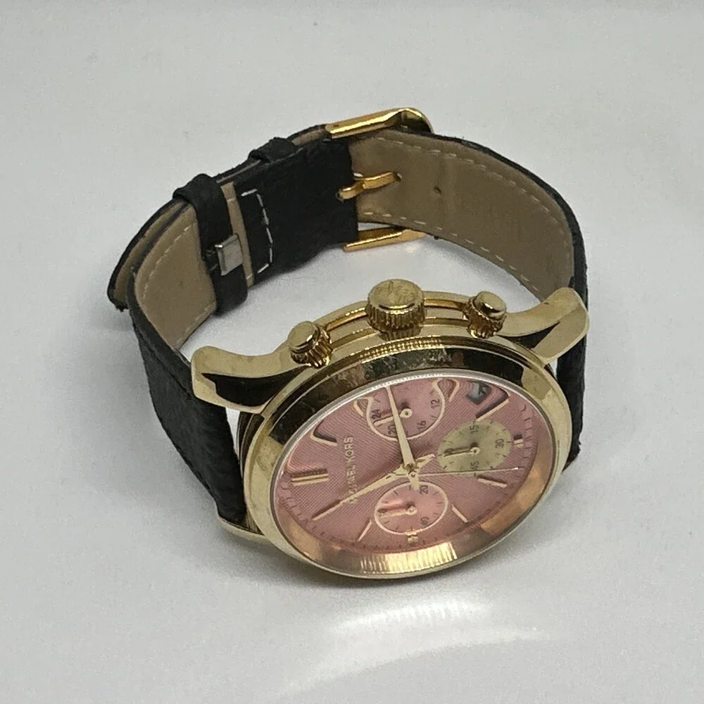 Michael Kors Runway MK6161 Womens Black Leather Strap Analog Quartz Watch HME550
